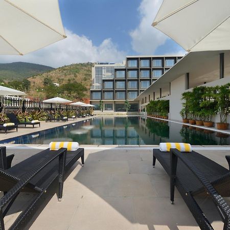 Marasa Sarovar Premiere Tirupati Bagian luar foto The swimming pool at the hotel