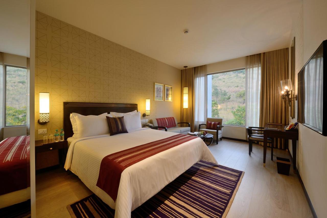 Marasa Sarovar Premiere Tirupati Bagian luar foto Deluxe Room