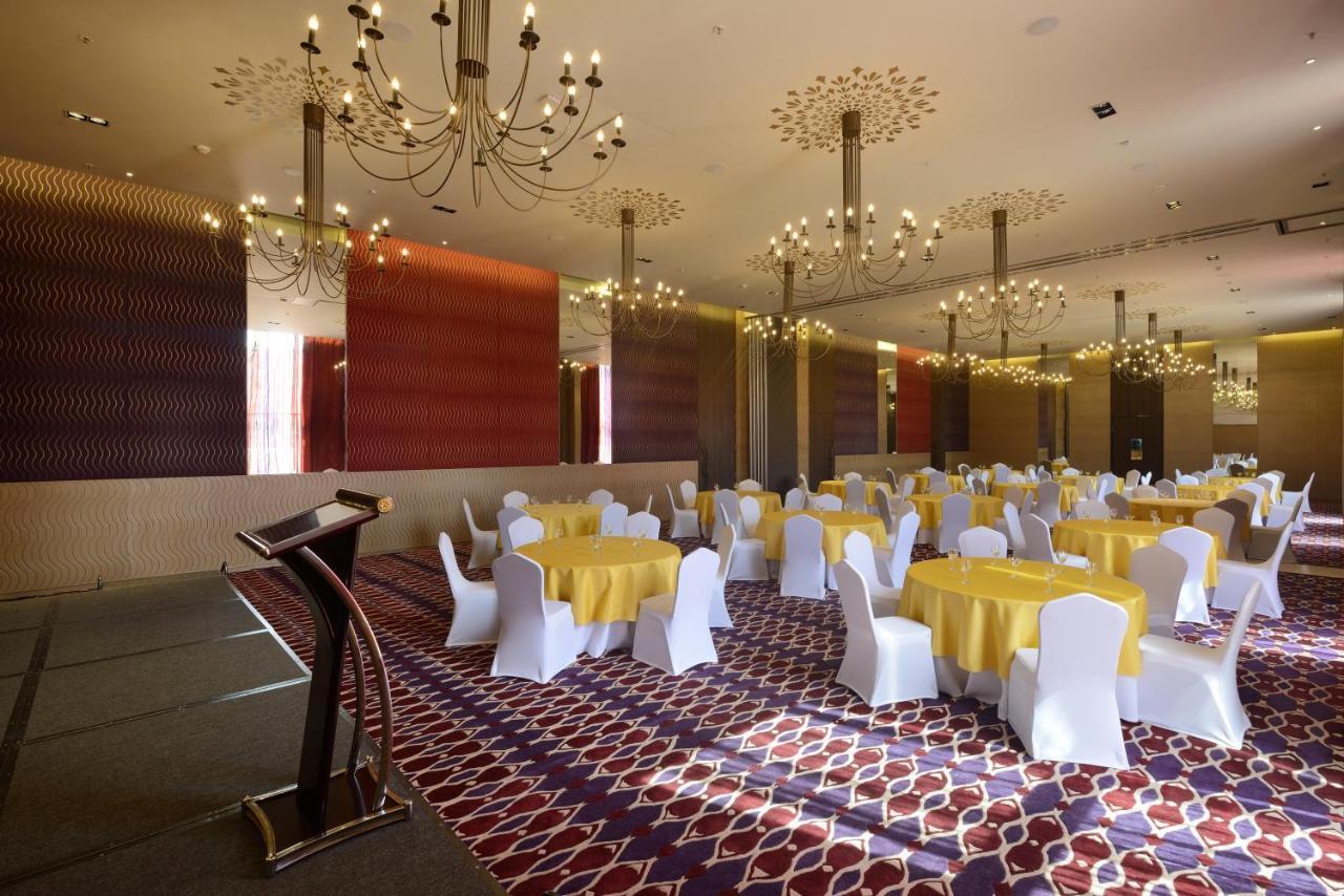 Marasa Sarovar Premiere Tirupati Bagian luar foto The ballroom