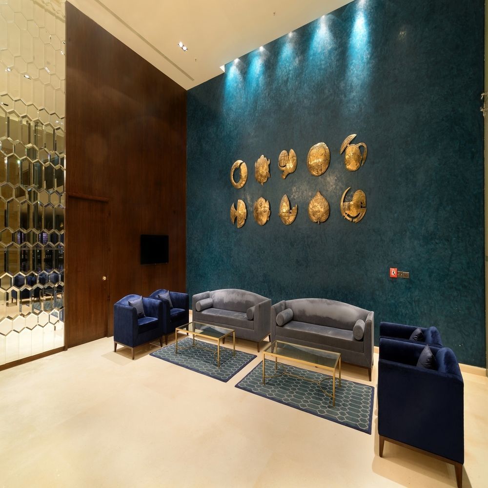 Marasa Sarovar Premiere Tirupati Bagian luar foto The interior of the lounge