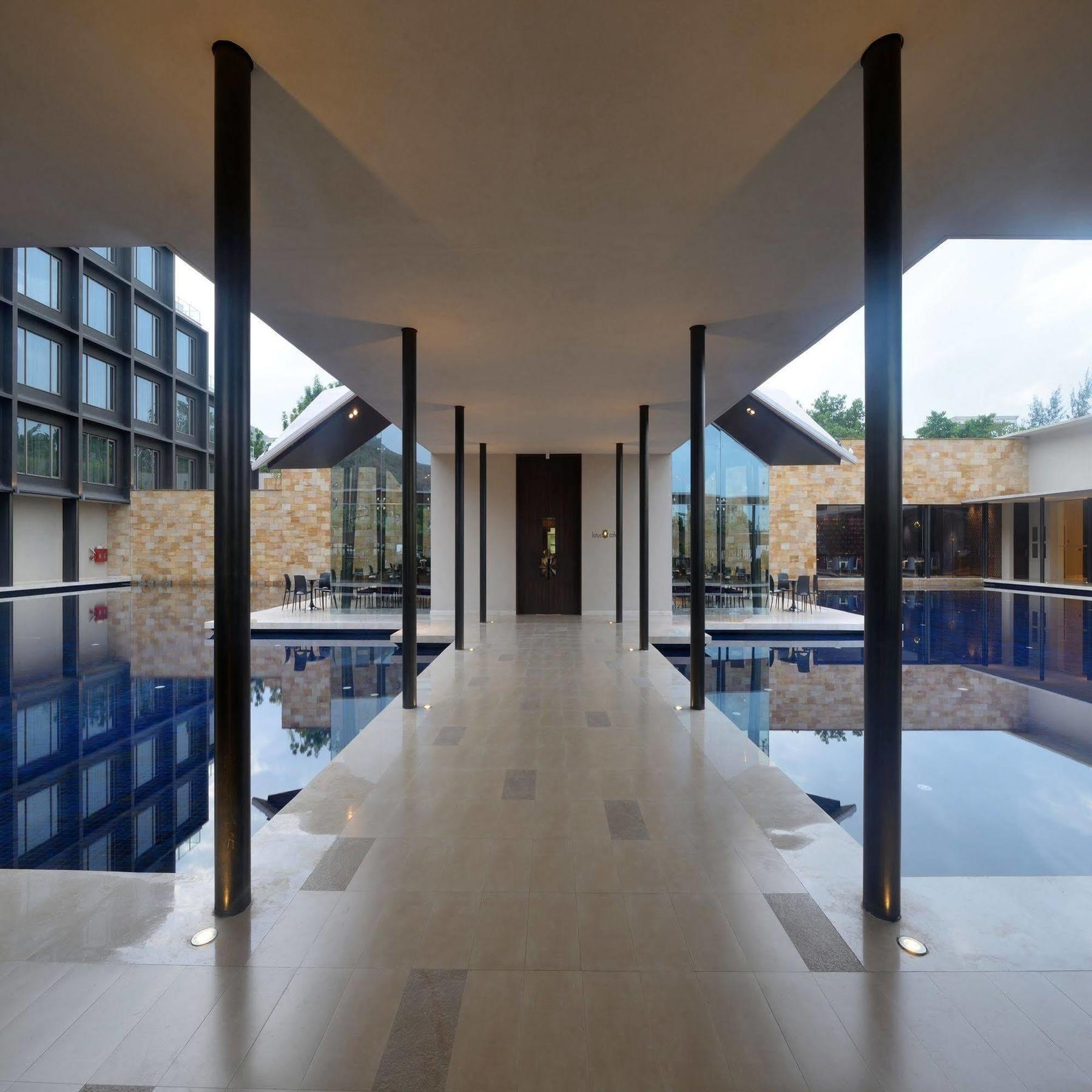 Marasa Sarovar Premiere Tirupati Bagian luar foto Interior of the new building